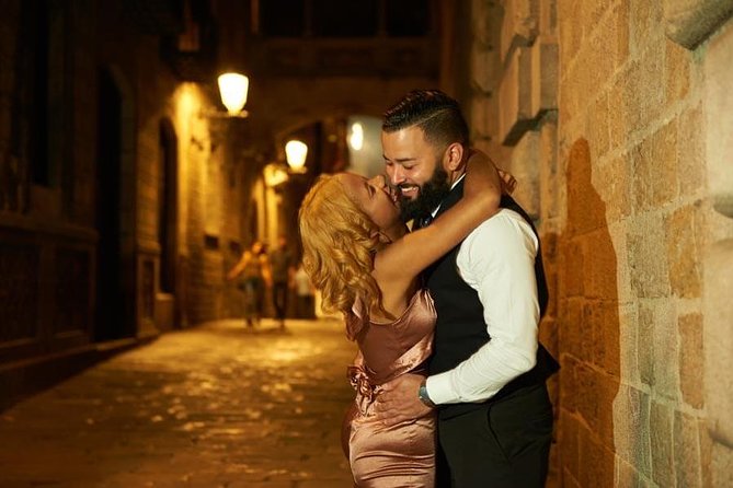 Private Photo Session with a Local Photographer in Barcelona - How the shoot actually starts (and why it matters)