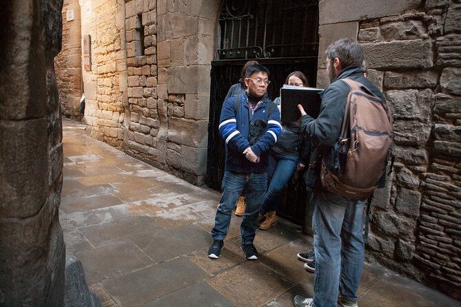 Private Religious Tour: Sagrada Familia, Romans & Jewish Quarter - The Jewish Quarter Walk: Expulsion Story, Synagogue Access, and the Call de Barcelona