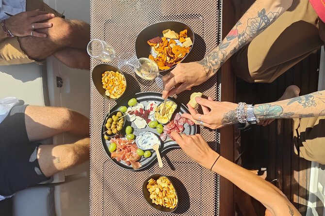 Private Sailboat Barcelona up to 11pax w/Premium Boat & Aperitifs - Daylight vs golden hour: how to pick your mood