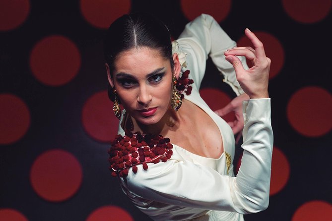Private Tapas Walking Tour in Barcelona Old Town and Flamenco Show - How the 3.5-hour plan fits Barcelona nightlife