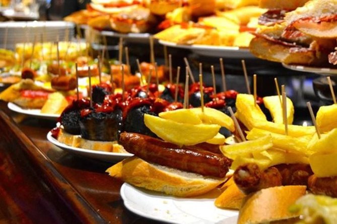 Private Tapas Walking Tour in Barcelona Old Town and Flamenco Show - What you get from the guide: the real difference is the person