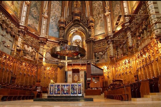 Private Tour from Barcelona to Montserrat - Escolania Choir on Weekdays: When the Mountain Sounds Different