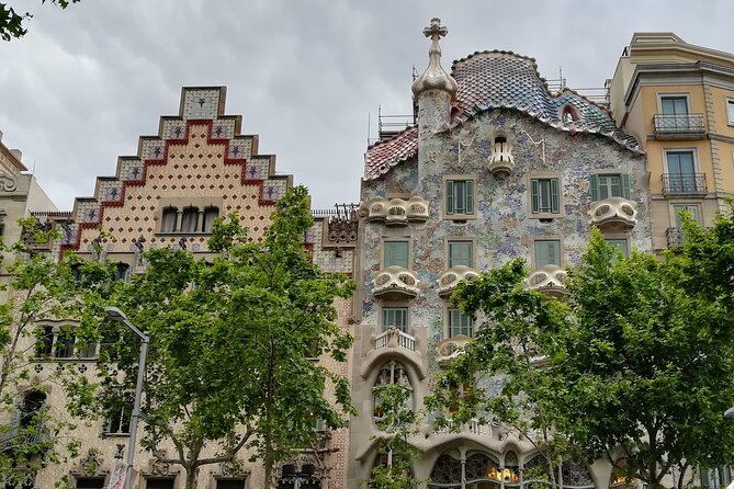 Private tour in Barcelona - Gaudí photo stops: Casa Batlló and La Pedrera (Casa Mila)