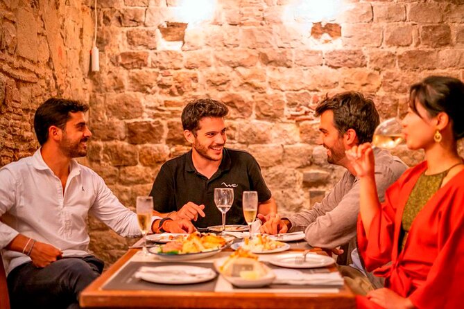 Private Tour: Tapas, Wine & Flamenco Show in Barcelona’s Old Town - Meeting Point and Timing: The 6pm Start Matters