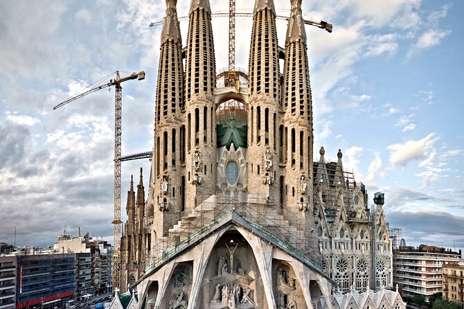Private Transfer Barcelona City to AIRPORT(BCN)or Cruise Port BCN - Getting to the Airport or Cruise Port Without Losing Time