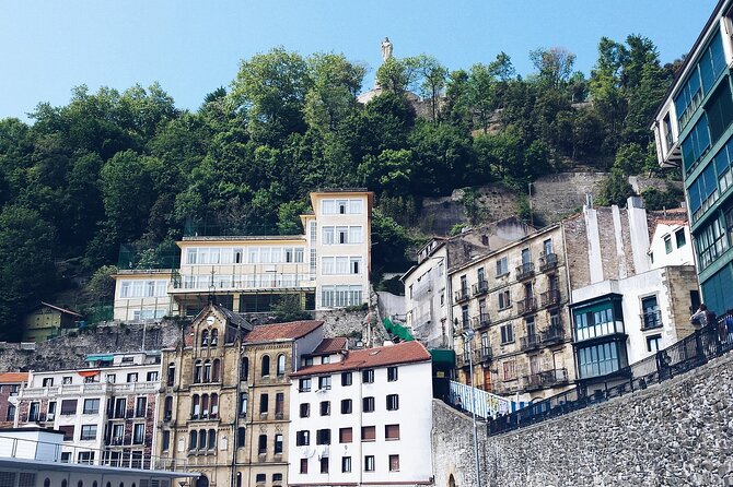 Private transfer: Barcelona to San Sebastian, 2h Stop in Pamplona - Price and value: is $723.50 per person worth it?