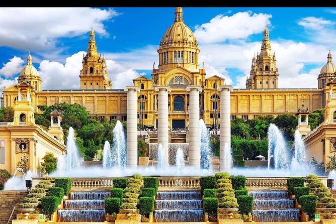 Private Transfer from Barcelona hotels to Barcelona Cruise Port - Your vehicle situation: up to seven passengers, with room for real luggage