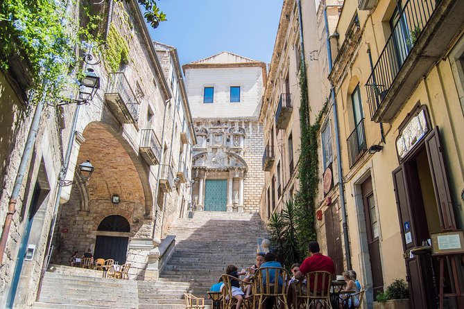 Private trip to the medieval city of Girona from Barcelona - A Smooth Girona Day From Barcelona