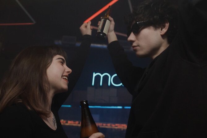 Pub Crawl Barcelona: 4 nightclubs + shots + skip-the-line entry - Where you meet and where the night ends (Ciutat Vella)
