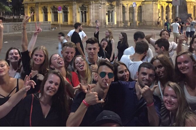 Pub Crawl Barcelona: 4 nightclubs + shots + skip-the-line entry - VIP skip-the-line: why it matters in Barcelona clubs