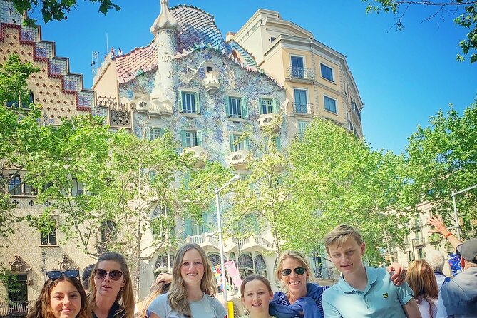 Ramblas, Old Town, Gothic and Gaudi Architecture Walking Tour - A fast, focused route through Barcelona’s two eras