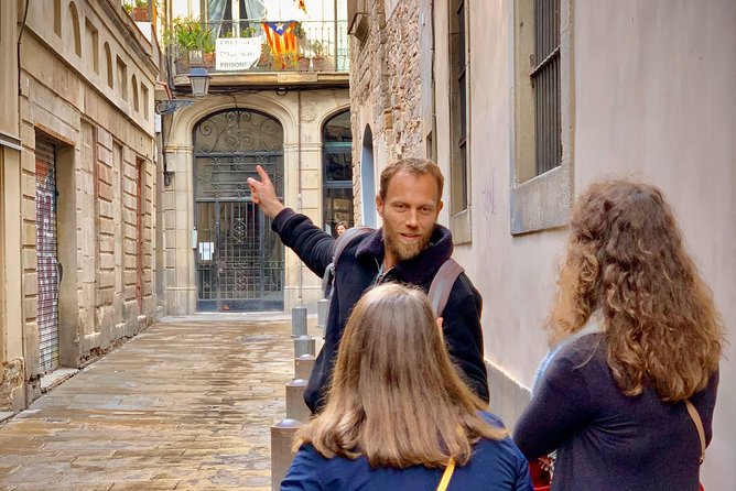 Ramblas, Old Town, Gothic and Gaudi Architecture Walking Tour - Choosing the right day and managing the walking load