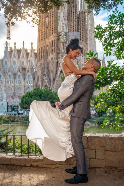 Romantic Photoshoot Experience for Couples in Barcelona - Practical tips that help your photos turn out better
