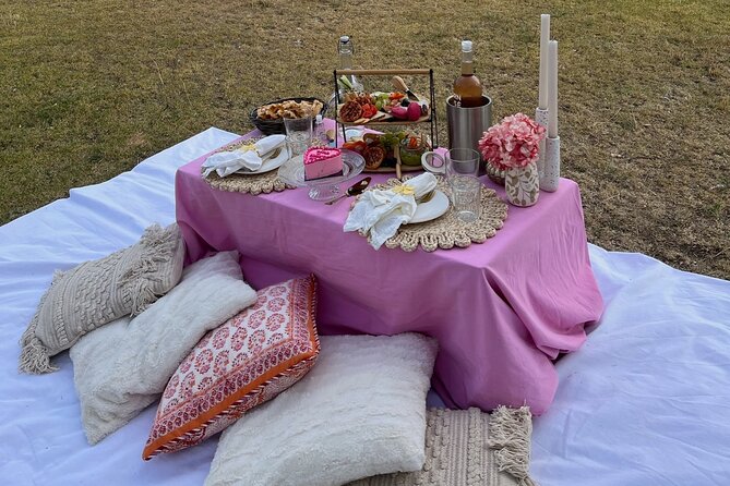 Romantic Picnic - Food and Wine: What’s Included and How to Think About Your Hunger