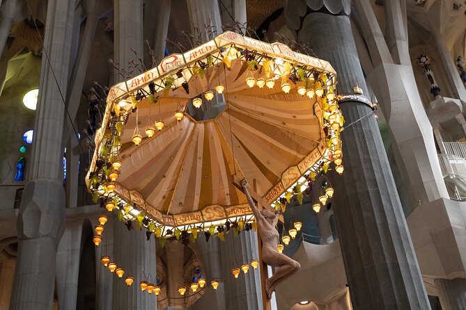 Sagrada Familia and Guell Park Private Tour - Steps, symbols, and photos: what to expect in the park walk