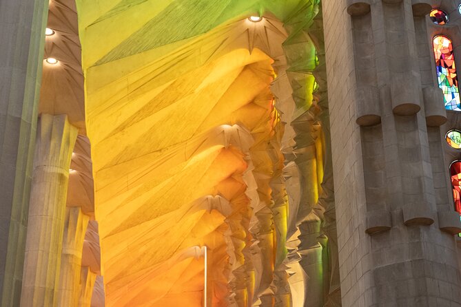 Sagrada Familia and Guell Park Private Tour - Inside Sagrada Família: light, color, acoustics, and the facades
