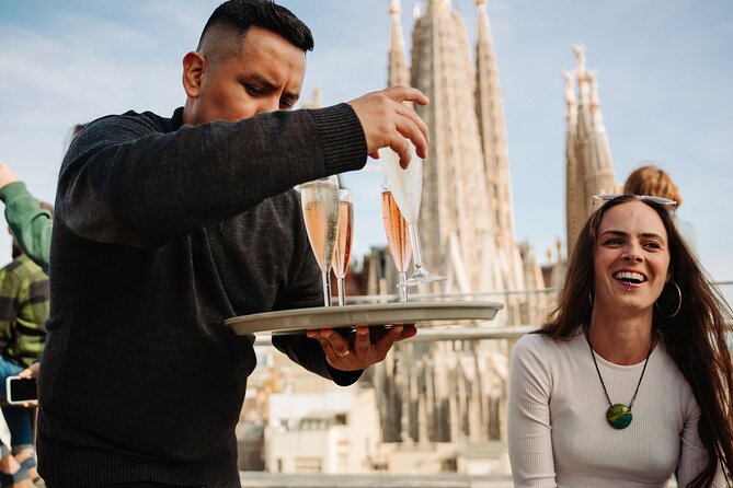 Sagrada Familia Closing Time Tour with Rooftop Views - Closing-time Sagrada Familia: why the last light matters