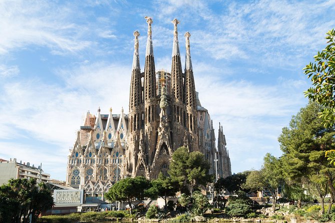 Sagrada Familia English Guided Tour & Optional Tower Access - After the tour: how to use your free time well