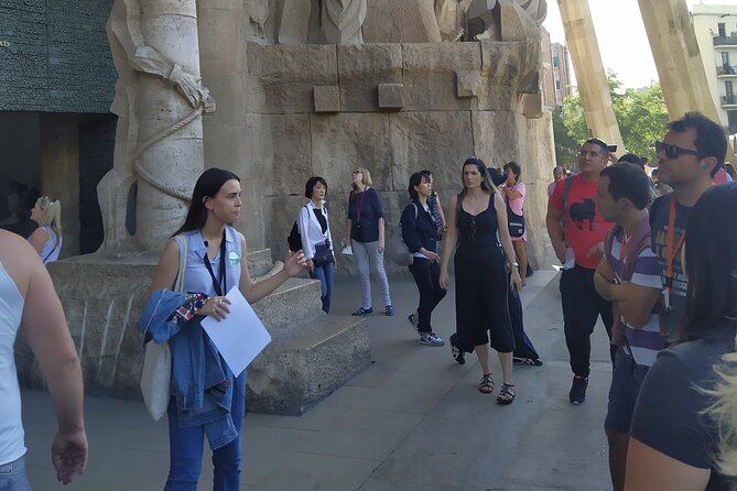Sagrada Familia English Guided Tour & Optional Tower Access - The first sights: ornate exterior before you step inside