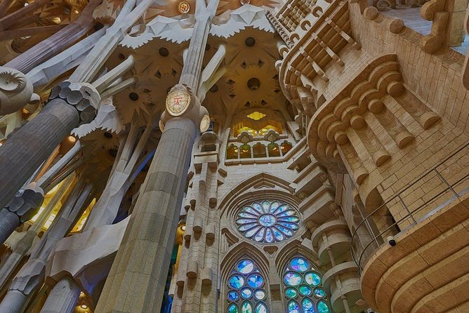 Sagrada Familia Evening Private Tour with Expert Guide - Meeting Point Reality Check Near Carrer de la Marina