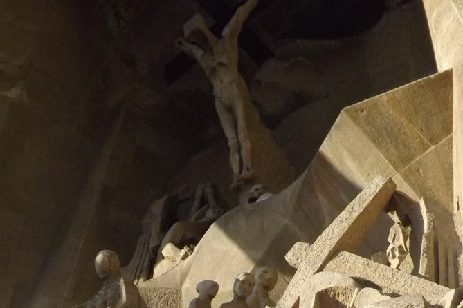 Sagrada Familia Exterior Free Tour: Stories, Secrets & Symbolism - Key highlights to look for on this walk