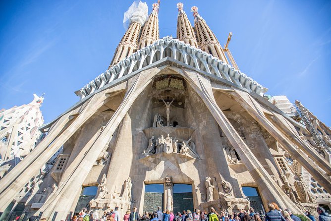 Sagrada Familia Fast Track Guided Tour - The fast-track advantage at Sagrada Familia
