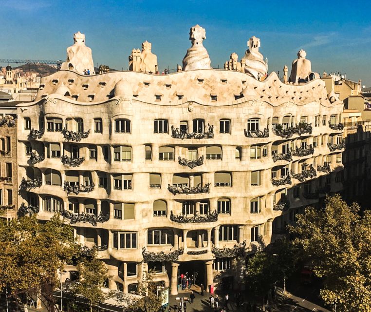 Sagrada Familia & Gaudi Guided Tour Private or Small Groups - Metro Transfer to Sagrada Familia: Included, and It Saves Your Energy