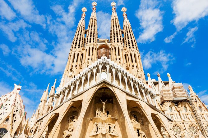 Sagrada Familia : Guided tour inside Skip the line! - Who This Tour Fits Best (and Who Should Consider Another Option)