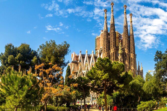 Sagrada Familia : Guided tour inside Skip the line! - Practical Tips So You Don’t Feel Rushed