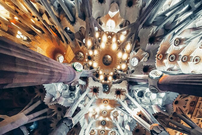 Sagrada Familia Guided Tour & Skip the Line Ticket in Barcelona - Where You Meet: Getting Started at Carrer de Provença
