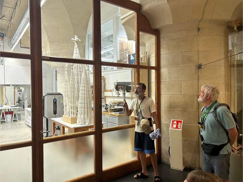 Sagrada Familia Guided Tour with Skip-the-Line Entry Ticket - Who should book this Sagrada Família tour (and who might not)