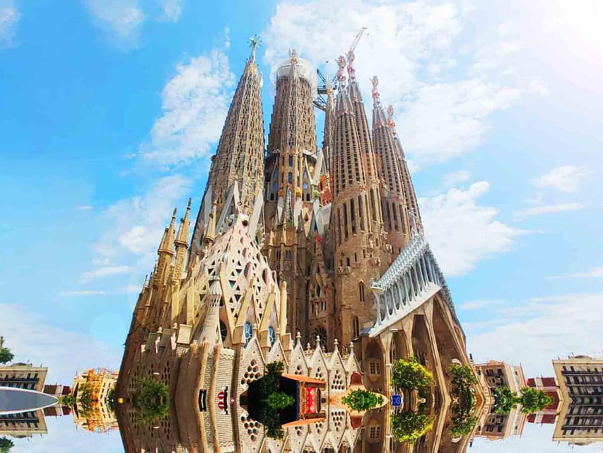 Sagrada Familia Guided Tour with Skip-the-Line Entry Ticket - Schools and the museum: seeing Sagrada Família through the workers’ lives