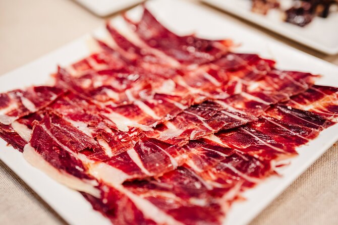 Sagrada Familia Jamón Iberico Masterclass with Wine Tasting - Why learn jamón ibérico by Sagrada Familia?