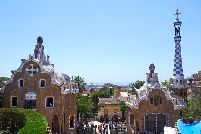 Sagrada Familia & Park Guell Guided Tour with Skip The Line - Group Size and Crowds: Managing Expectations