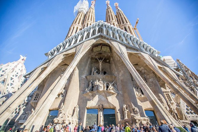 Sagrada Familia & Park Guell Guided Tour with Skip The Line - Sagrada Familia: Timed Entry Plus Symbol Talk You’ll Actually Use