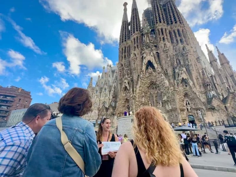 Sagrada Família & Park Güell Guided Tour with Transportation - Price and Value: Is $69 a Good Deal?