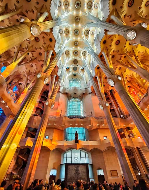 Sagrada Familia Private/Small Group Tour with an architect - Sagrada Familia in 90 Minutes: The Real Point of This Tour