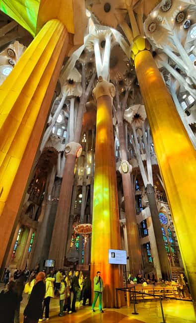 Sagrada Familia Private/Small Group Tour with an architect - Guide Quality: What to Look For During Your Tour
