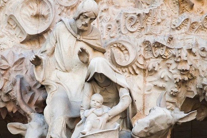 Sagrada Familia Private Tour with Expert Guide - Who this tour suits best (and who should consider another plan)