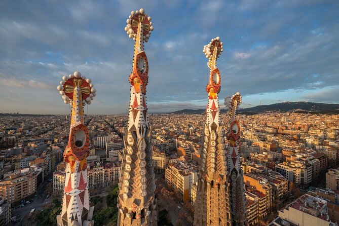 Sagrada Familia Private Tour with Priority Entrance - English-speaking experience with room for real questions