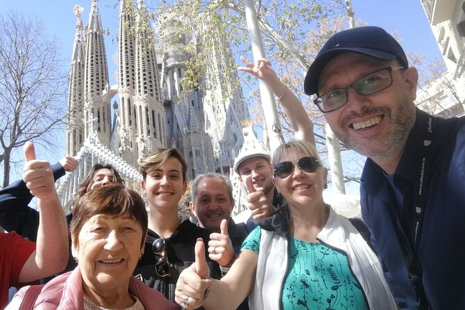 Sagrada Familia Small Group Guided Tour - Price breakdown: what you’re getting versus doing it alone