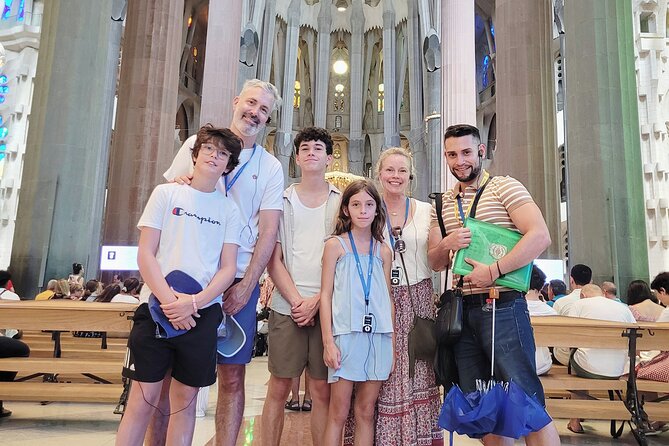 Sagrada Familia: Small Group Tour, hotel pick-up with Fast-Track - Towers are not included: plan your expectations
