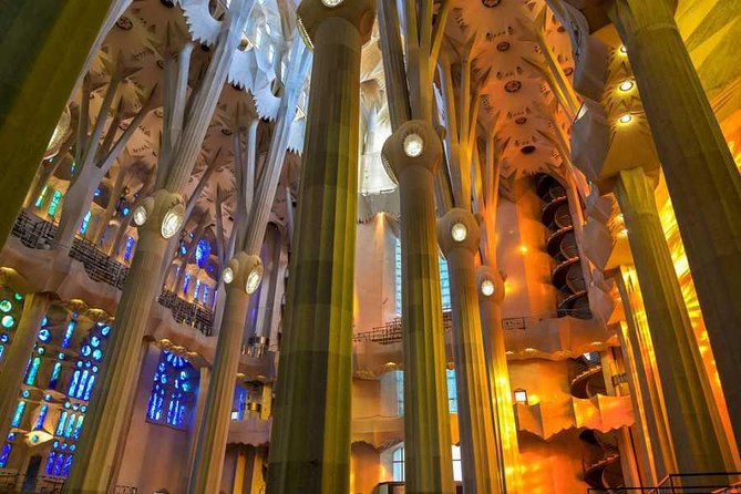 Sagrada Familia Small Group Tour with Skip the Line Ticket - Construction Still Going: How to Set Expectations and Enjoy the Unfinished Part