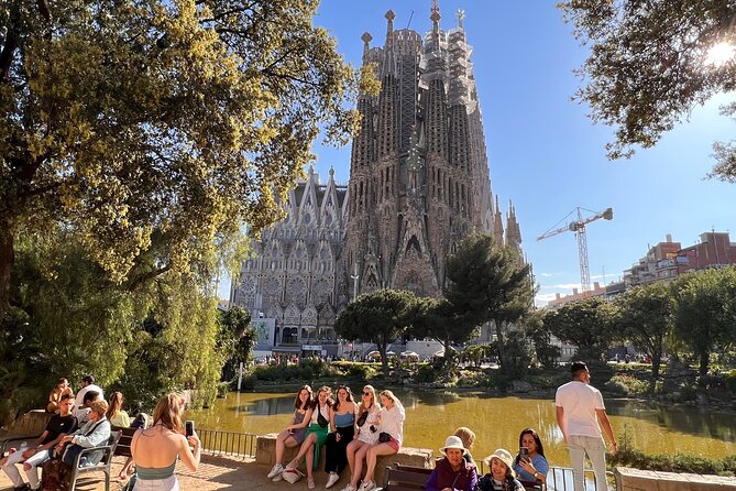 Sagrada Familia Tour with Express Entry and Local Guide - New Towers, But No Tower Ticket: Knowing What You’re Missing