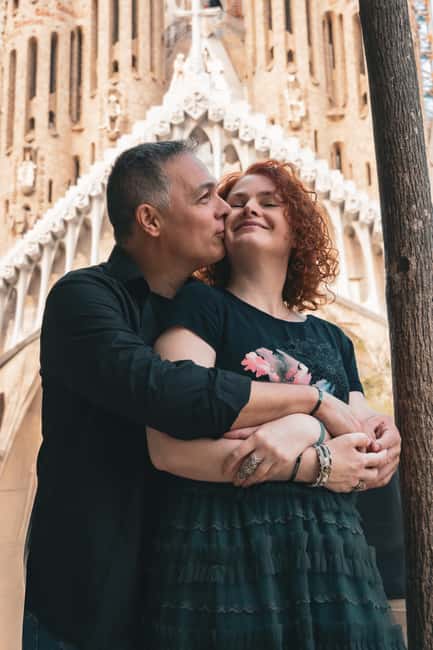 Sagrada Familia tour - From Starbucks to the Best Street Angles: How the Route Feels