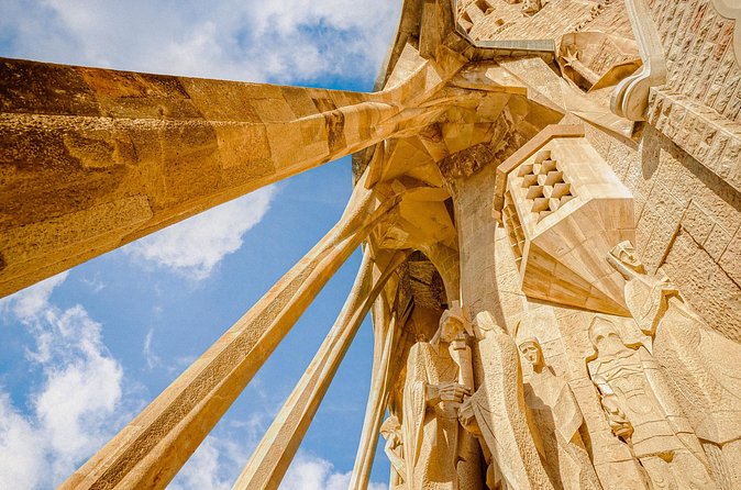 Sagrada Familia VIP Tour Skip the Line with Small Group - Guides and pacing: why the explanations feel worth paying for