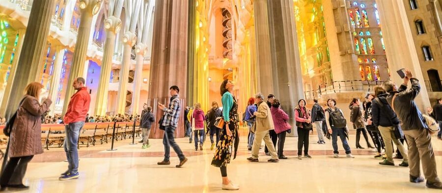 Sagrada Familia with Official Guide & Fast-Track Entry - Fast-track entry: what it really changes at Sagrada Familia