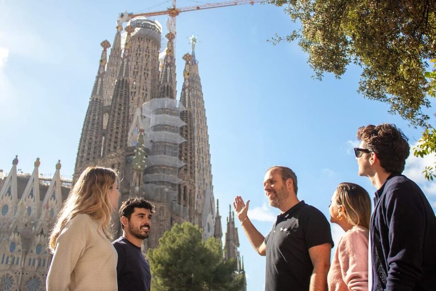 Sagrada Familia with Official Guide & Fast-Track Entry - Official guide energy: when names like Marco or Adriano matter