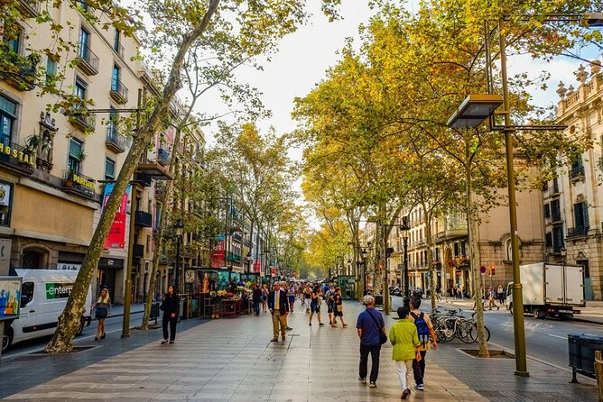 Self-Guided Audio Tour-The Surrealist Barcelona of Dalí and Gaudí - Casa Batlló and the art-mood connection: seeing beyond the postcard