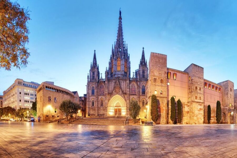 Semi-Private Barcelona Gothic, Parc Guell & Sagrada Familia - Montjuïc by Coach: Viewpoints, Art Stops, and a Few Clever Photo Moments